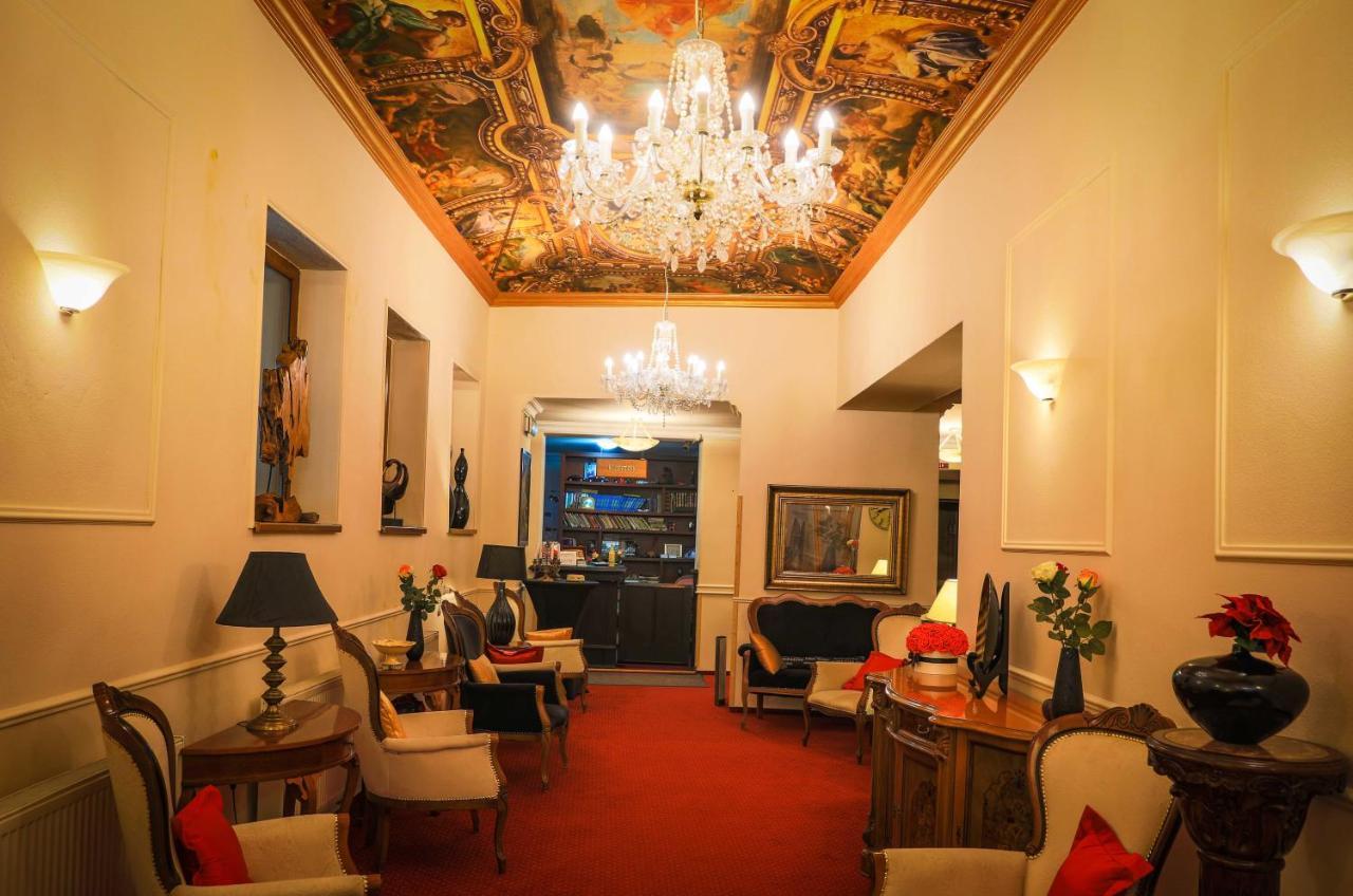 Hotel Capital With Private Wellness Nitra Exterior foto